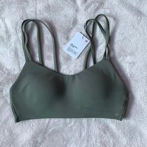 Lululemon like a cloud bra